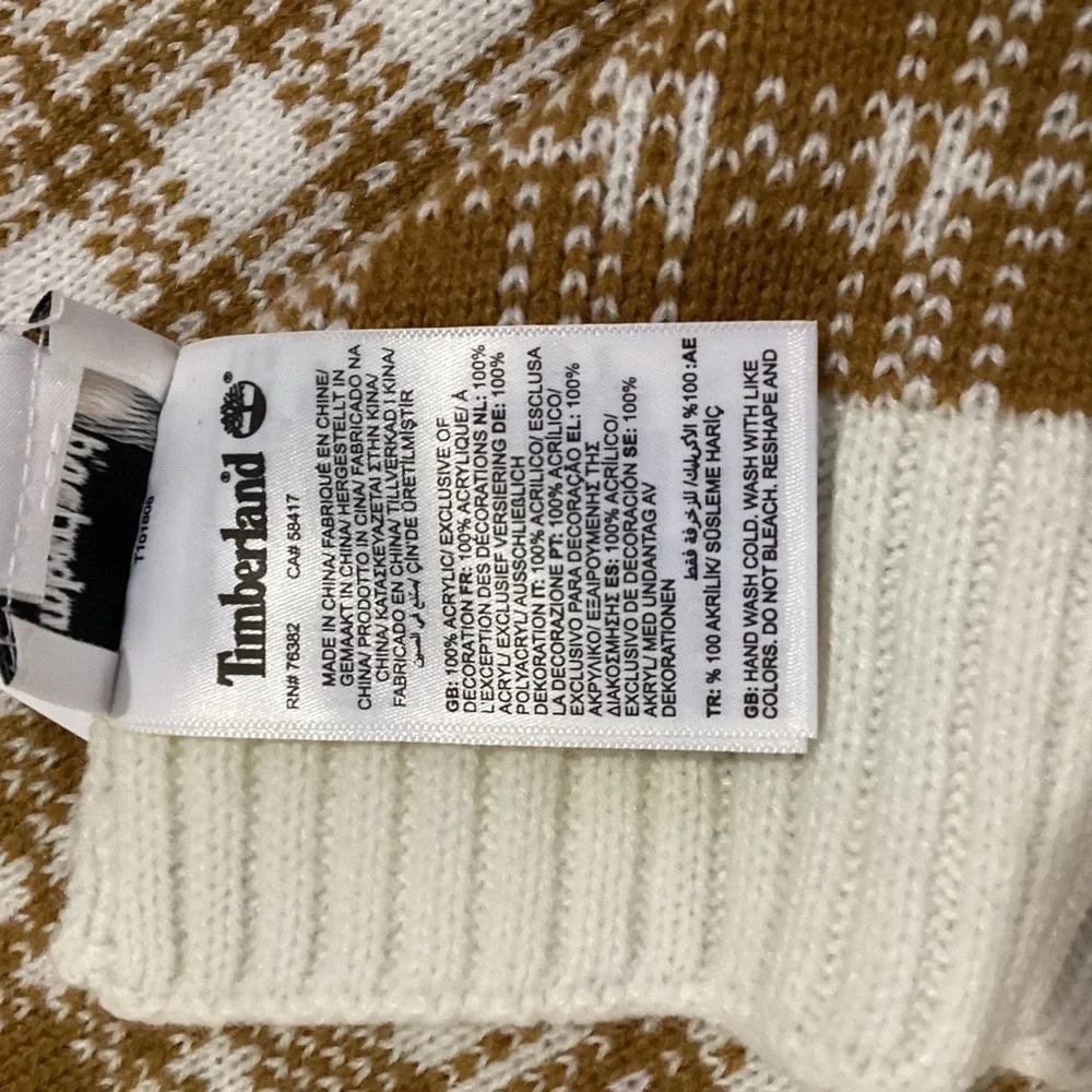 Timberland Buffalo Plaid Knit Scarf in Camel and Cream. Unisex. NWT
